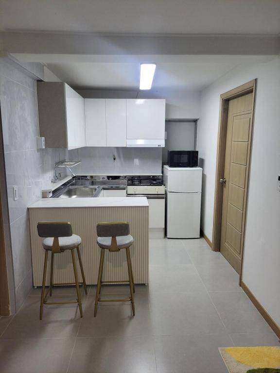 Spacious Newly Renovated Home #13