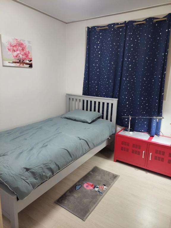 On the Main Strip of HBC - Spacious 3BR