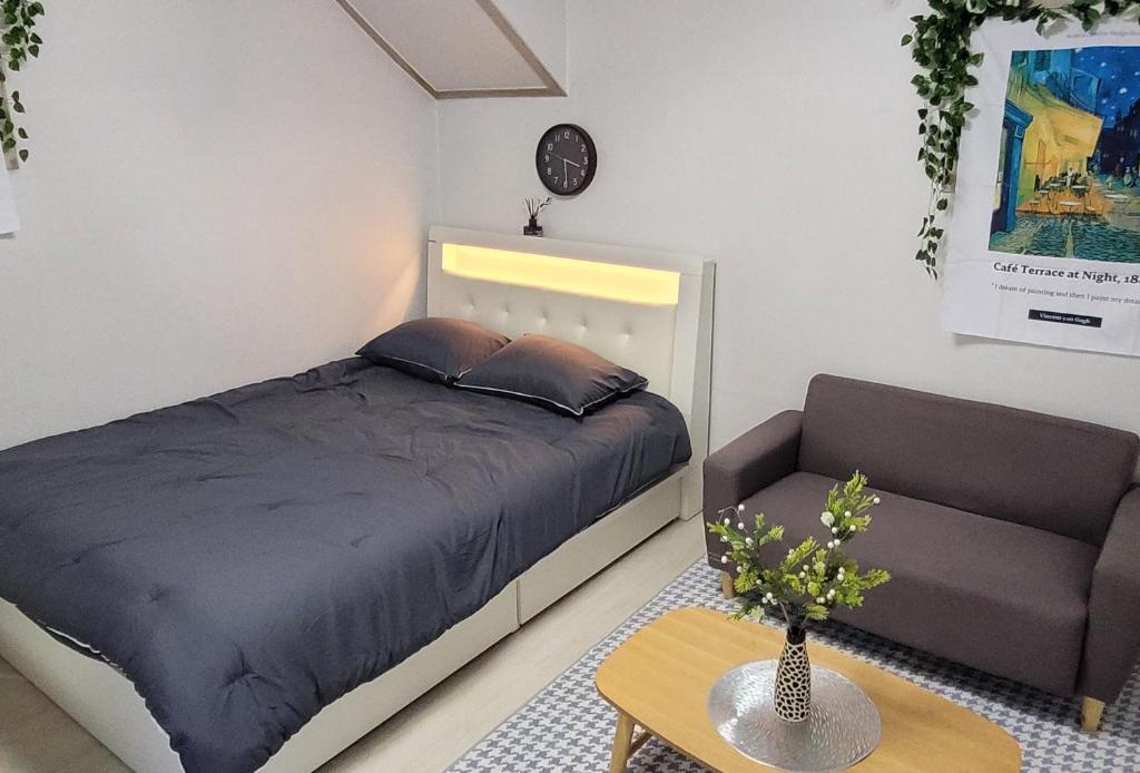 On the Main Strip of HBC - Spacious 3BR