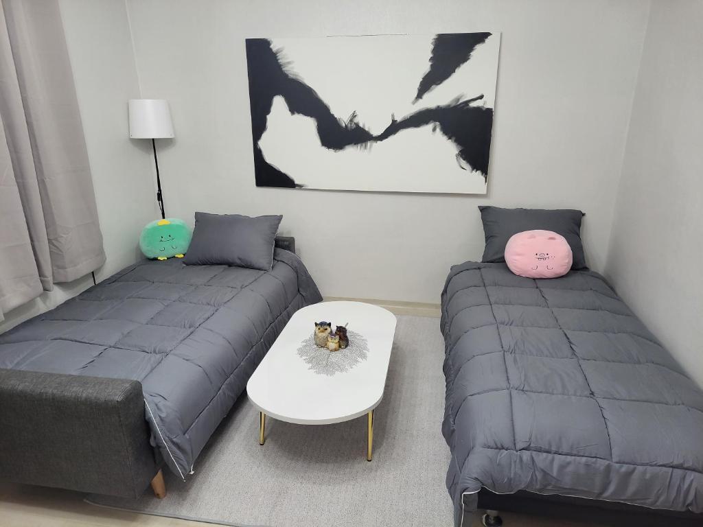 On the Main Strip of HBC - Spacious 3BR