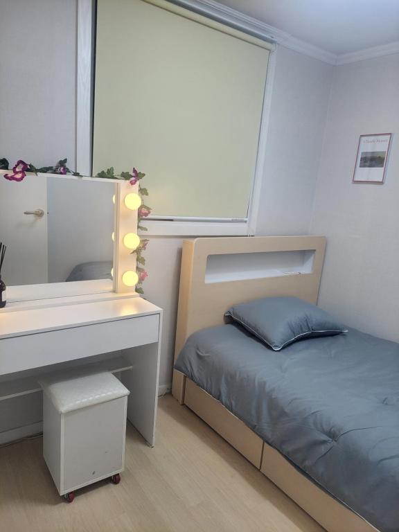 Newly Renovated 2BR Apartment #7 in HBC