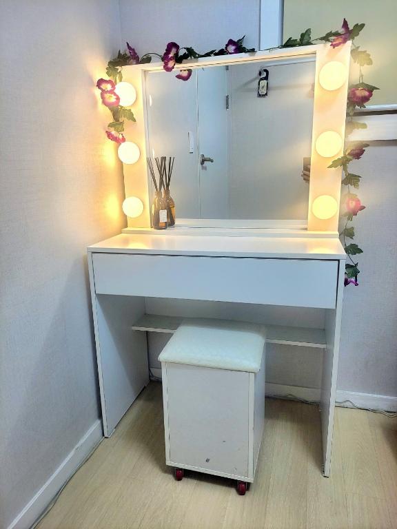 Newly Renovated 2BR Apartment #7 in HBC